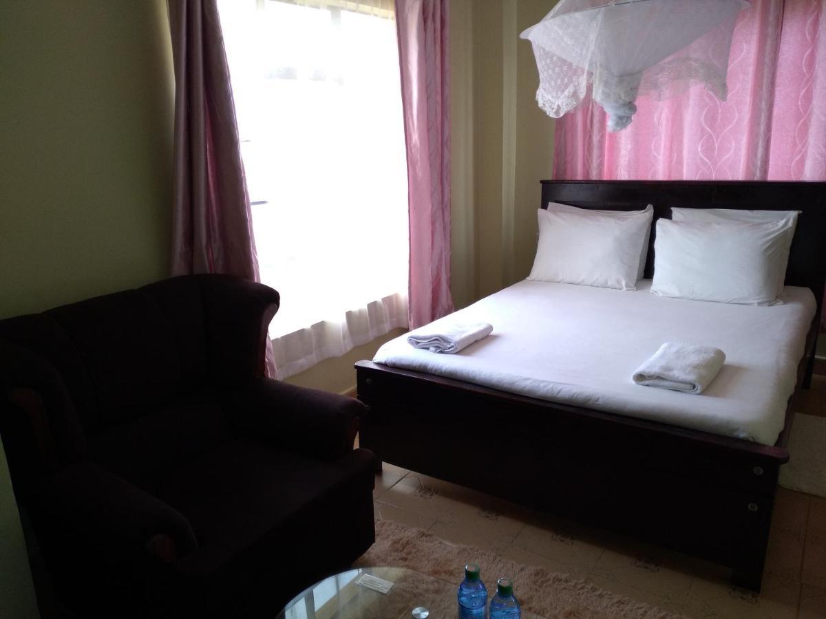 Crown Hotel Kericho Bagian luar foto