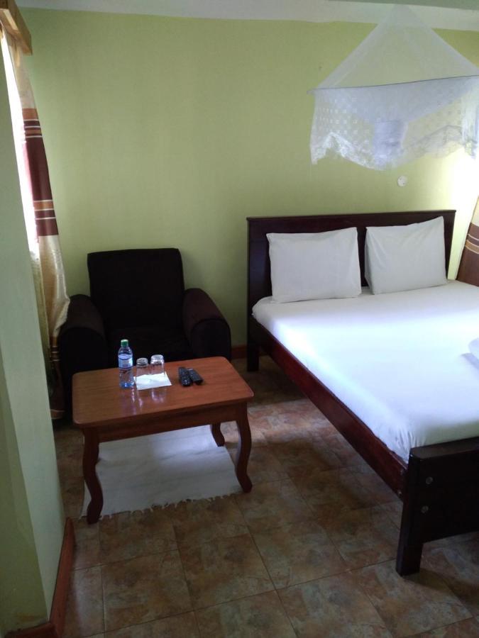Crown Hotel Kericho Bagian luar foto