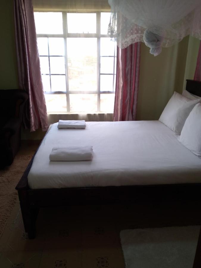 Crown Hotel Kericho Bagian luar foto