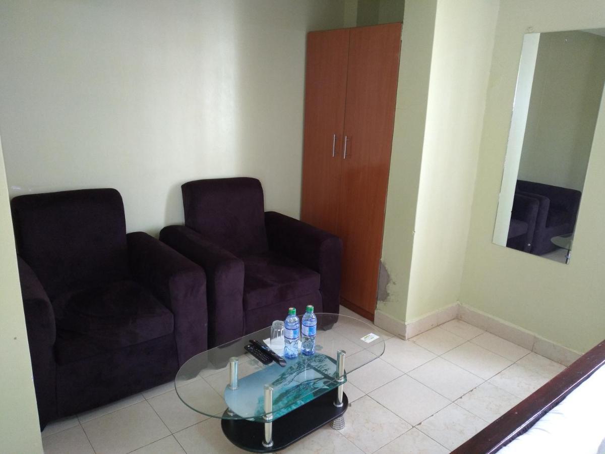 Crown Hotel Kericho Bagian luar foto
