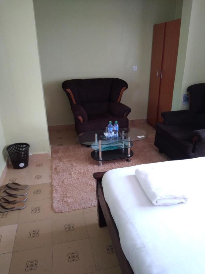 Crown Hotel Kericho Bagian luar foto