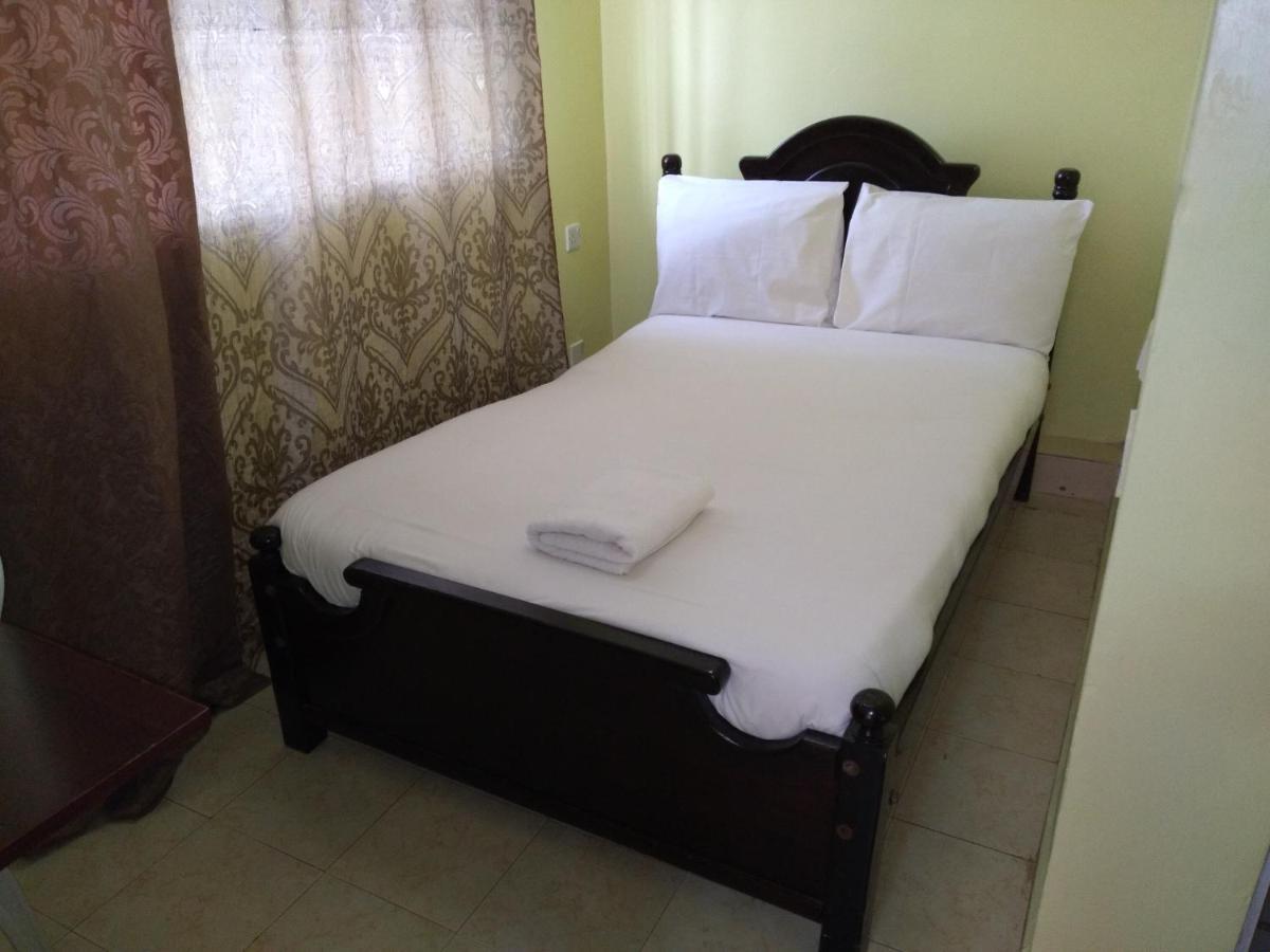 Crown Hotel Kericho Bagian luar foto