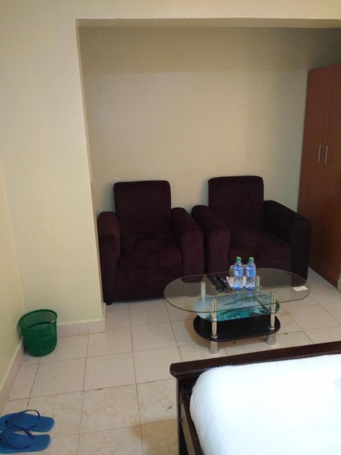 Crown Hotel Kericho Bagian luar foto