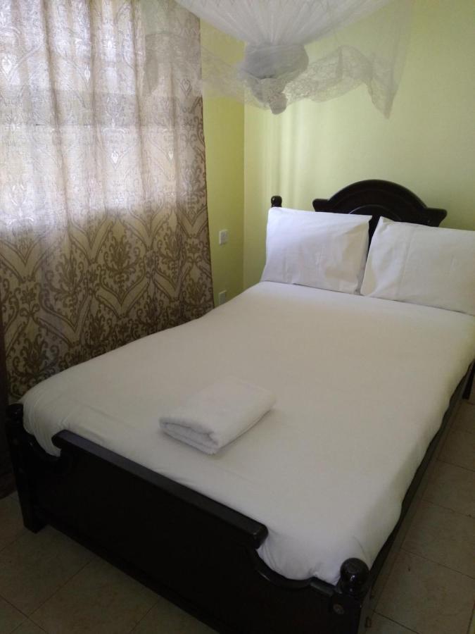 Crown Hotel Kericho Bagian luar foto