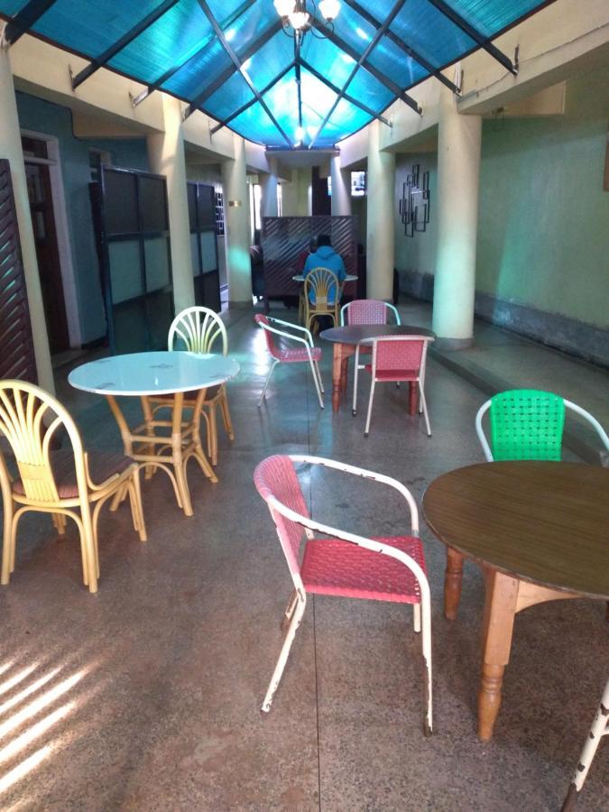 Crown Hotel Kericho Bagian luar foto