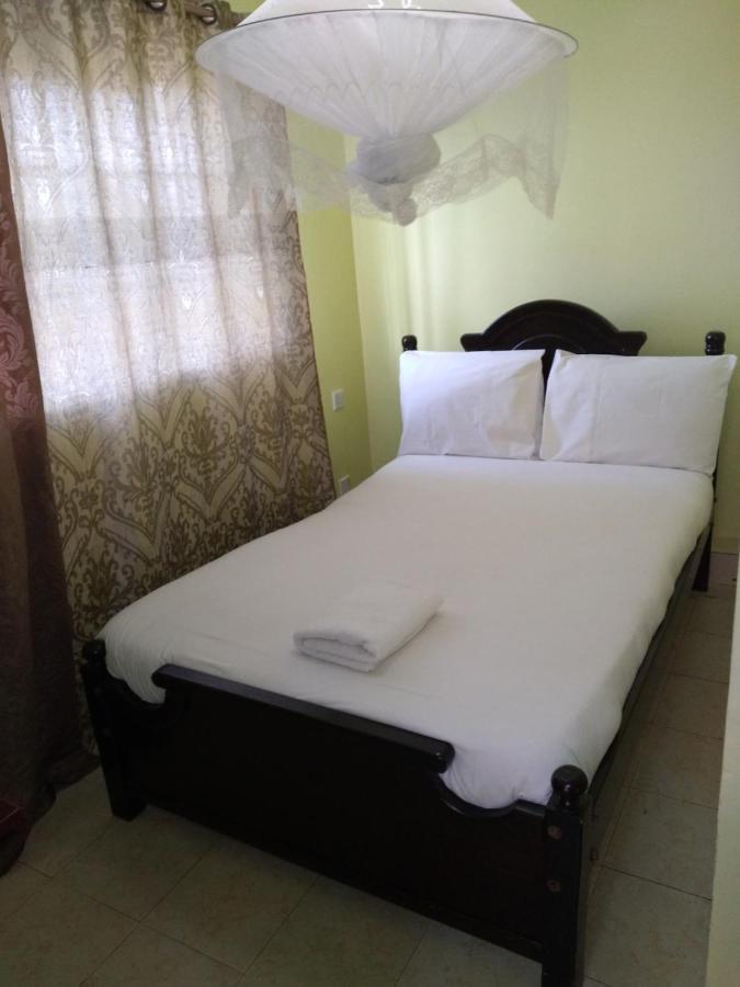 Crown Hotel Kericho Bagian luar foto