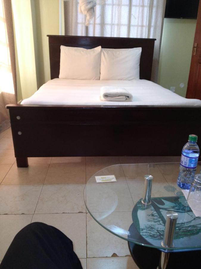 Crown Hotel Kericho Bagian luar foto